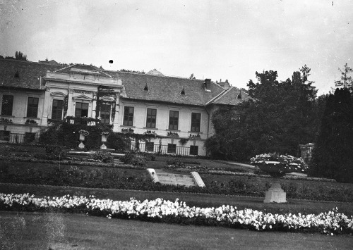 Igazgatóság épülete, 1930. (Fotó: Fortepan / Zsohár Zsuzsa)